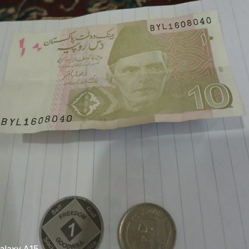 اسکناس 1000دیناری عراق و_10 روپیه پاکستان