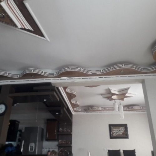 نقاش ساختمان و درب و پنجره