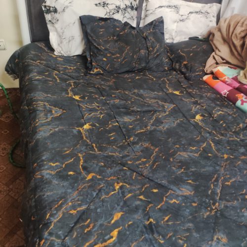 تخت دونفره همراه با تشک طبی فنری