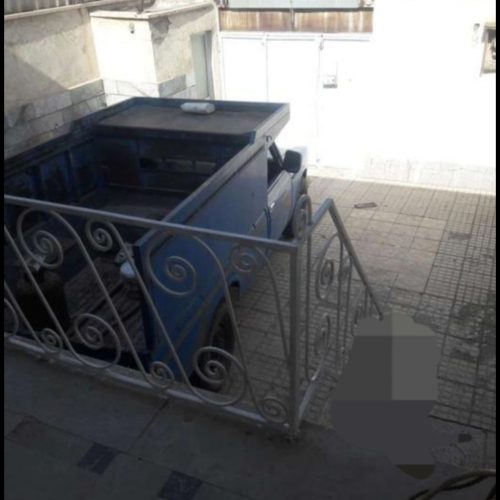 خانه ویلایی درخیابان درمانگاه