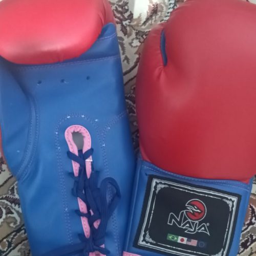 دستکش بوکس همراه با باند بوکس