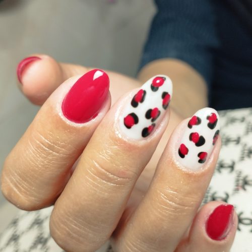 خدمات کاشت ناخن