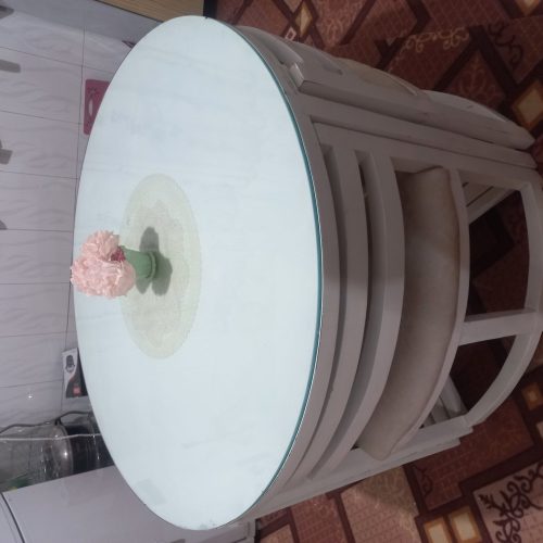 میز غذا خوری 4 نفره در حد نو