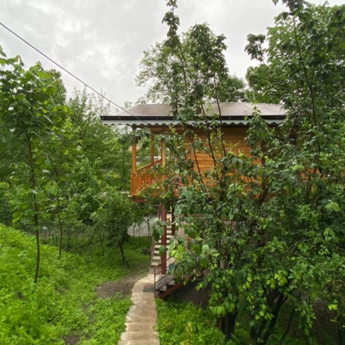 کلبه چسبیده به رودخانه ماسال