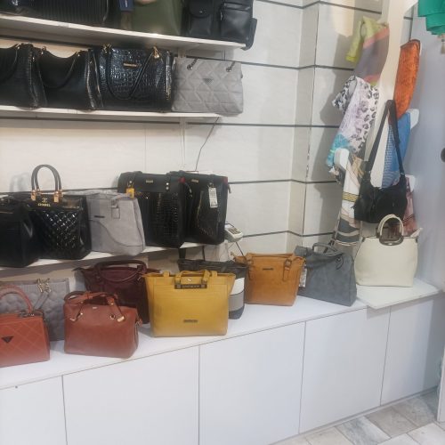 واگذاری مغازه با کلیه اجناس و دکور زیر قیمت…..