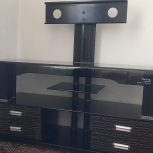میز شیشه ای تلویزیون