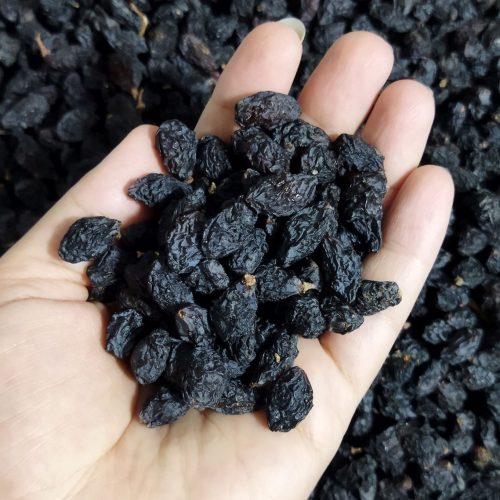 کشمش مویز پاک کرده و دم گیری شده