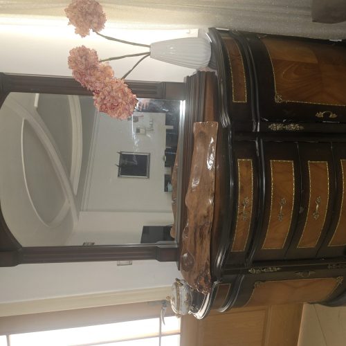 مبل همراه با میز وسط و میز عسلی  _ کنسول