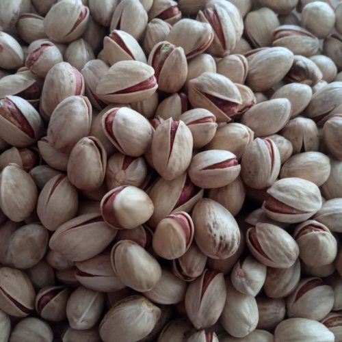 پسته فندقی و احمد آقایی