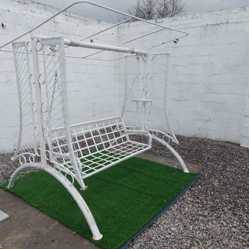 ویلای دنج در طبیعت دنج میباشد