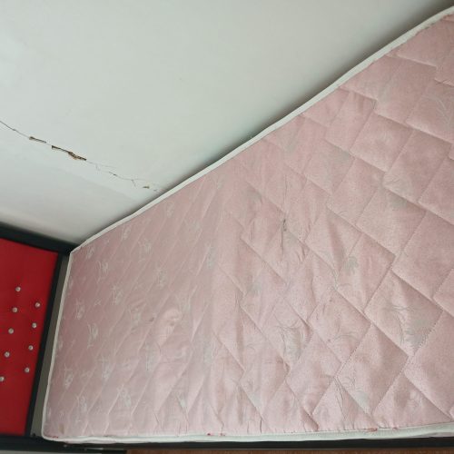 تخت یک نفره