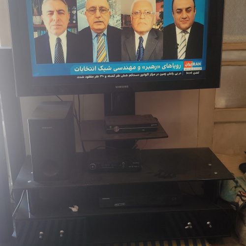 میز و تلوزیون