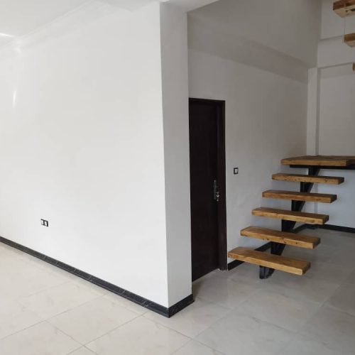 ویلایی استخرباز. مستر . شاه نشین. نوسازکلیدنخورده