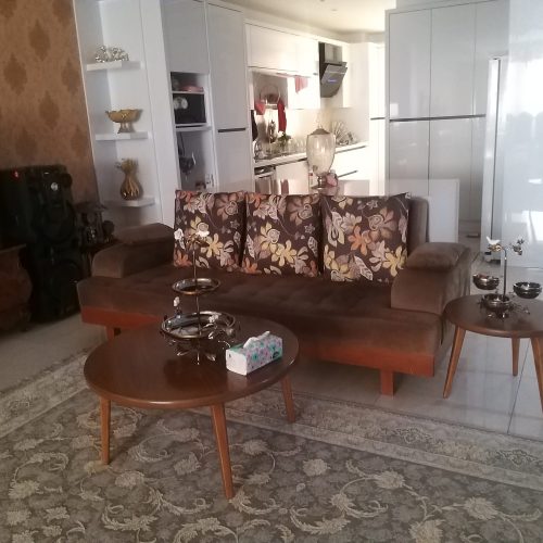 سرویس تخت کامل و مبل 8نفره با 3عدد میز چوب روسی