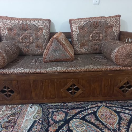 تخت سنتی چوبی باشک وپشتی