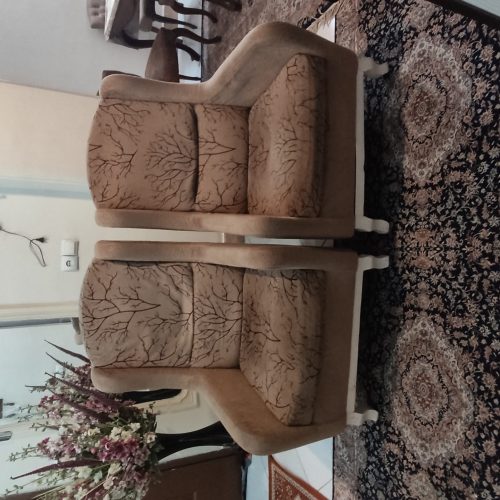 دو عدد مبل تک نفره .کار کرده سالم