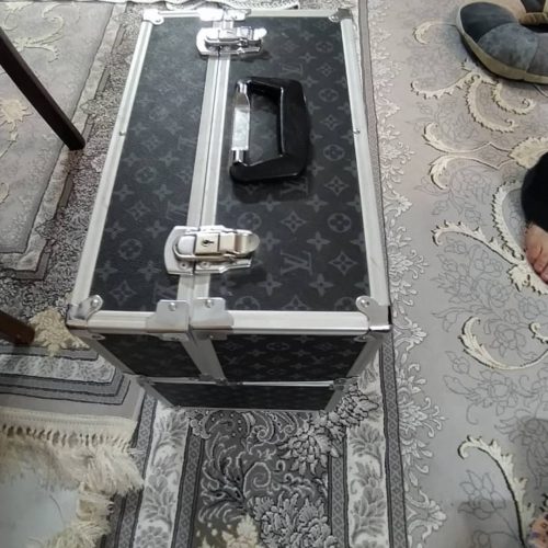 کیف ناخن و میکاپ و مژه و تتو