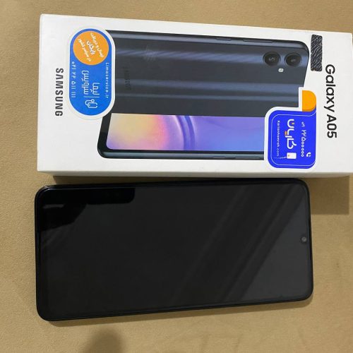 نو فقط یک بار شارژ شده همراه با شارژر و کابل