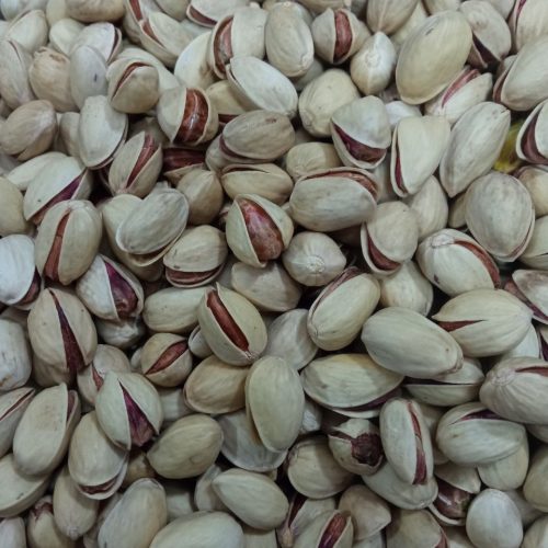 پسته فندقی و احمد آقایی
