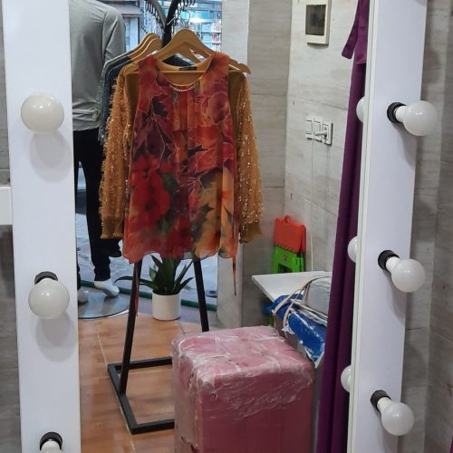 میزپیشخوان، قفسه و آینه چراغ دار