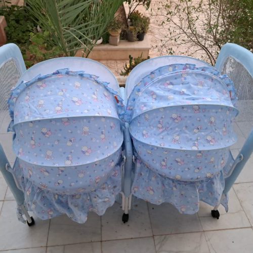 گهواره کودک دوقلو
