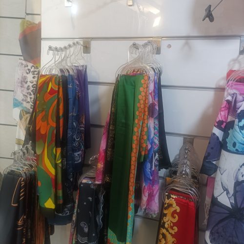 واگذاری مغازه با کلیه اجناس و دکور زیر قیمت…..