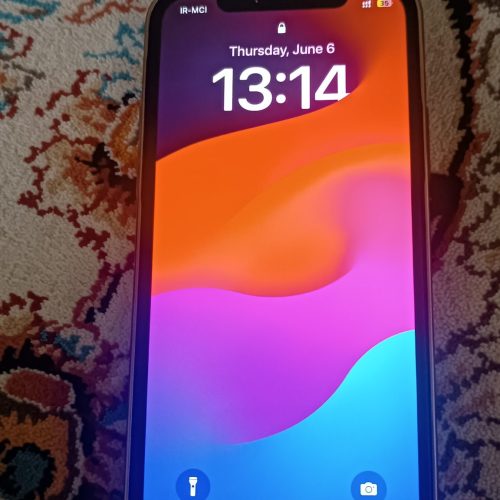 گوشی آیفون 12پرو خیلی تمیز سری م za اصلی باطری 90