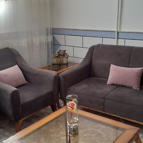 مبل 7نفره و عسلی سه تیکه