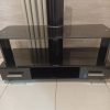 میز تلویزیون شیشه ای