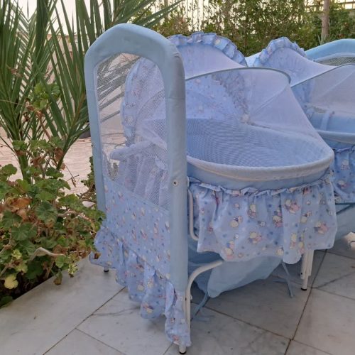 گهواره کودک دوقلو