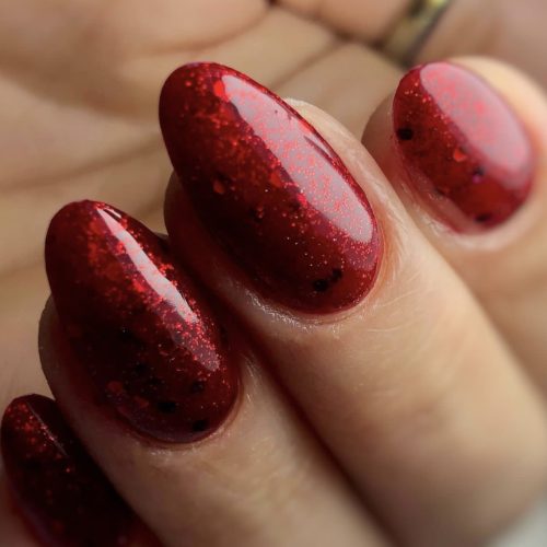 خدمات تخصصی کاشت ناخن