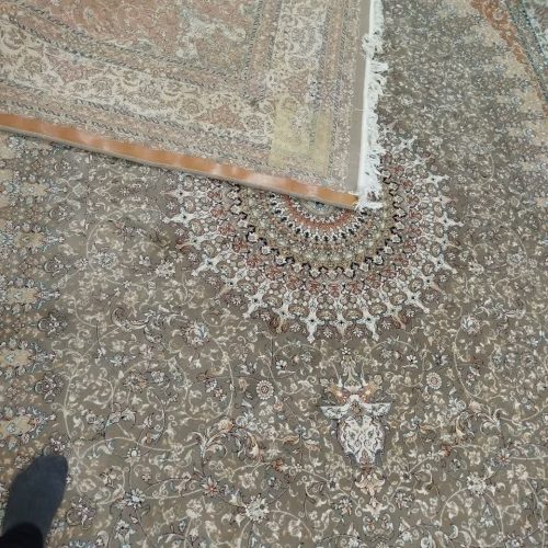 دو فرش 12 متری 700 شانه کریستال مشهد به همراه 6 عدد پشتی 100×50 گردویی