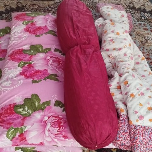 دو دشک و دو بالش و دو روانداز