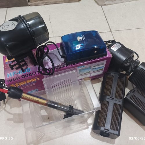 اکواریوم با لوازم