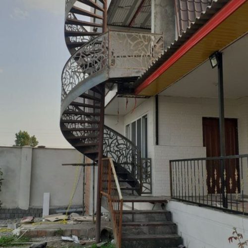 نصب و طراحی انواع پله گردان فلزی و معمولی برای ساختمان