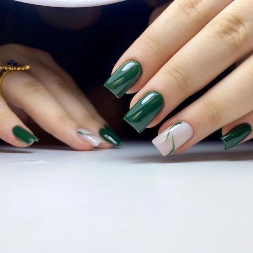 ناخن کار حرفه ای