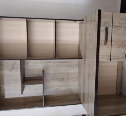 میز کامپیوتر کتابخانه دار