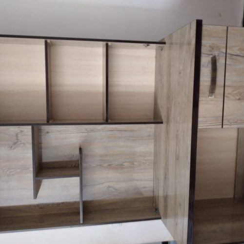 میز کامپیوتر کتابخانه دار