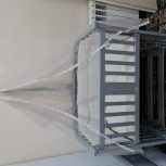 تخت کنار مادر