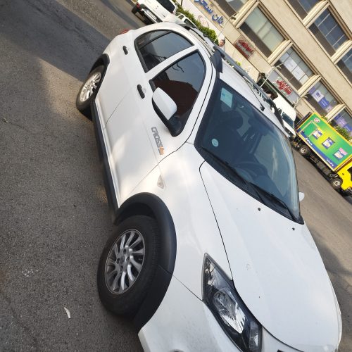 با سلام ماشین سالم بدون خط خش سالم درحد