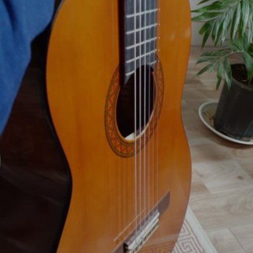 گیتار یاماها c40 c 40 و پارسی m2 m2 یک‌هفته خریداری شده