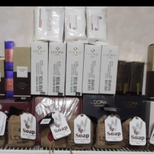 شرکت شبکه ای مرواید پنبه ریز هستم نمایندگی فروش هستم لوازم آرایشی بهداشتی ارسال نقاط ایران و دنیای