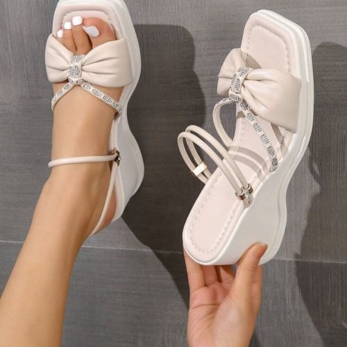 به چند خانم جوان جهت کار در تولیدی کفش نیازمندیم