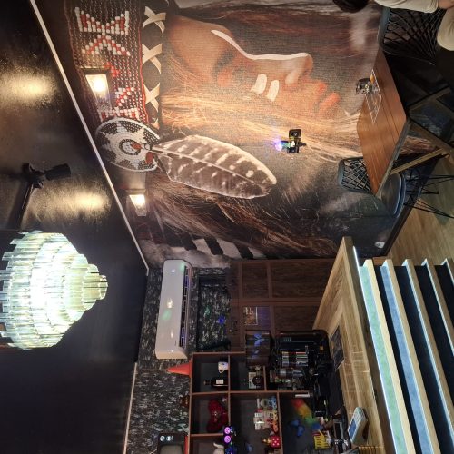 باریستا خانم جهت کافه قهوه