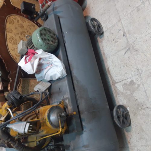 سه تا پمپ باد خارجی.سه فاز.یکیشون منبع نداره