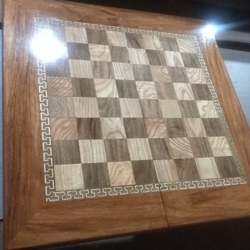 صفحه شطرنج و تخته معرق وساده