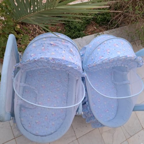 گهواره کودک دوقلو