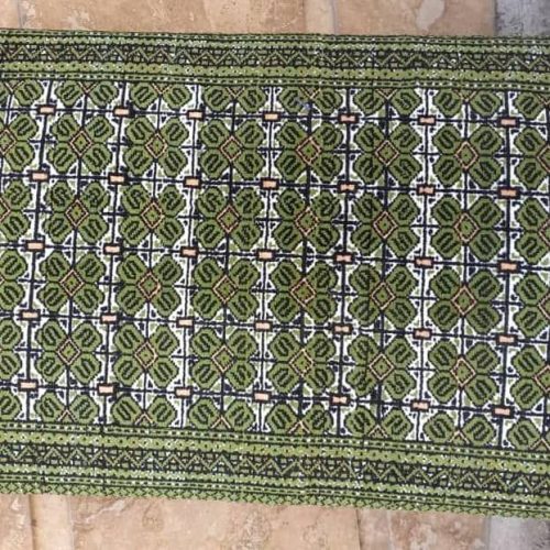 4عدد تشک و 3عدد لحاف و 4عدد پشتی