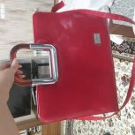 3تا مانتو،مانتو قرمز سایزش46،دوتایی دیگه فری،با یه کیف قرمز