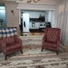 آپارتمان همکف جنوبی ثمانه , فرامرز عباسی